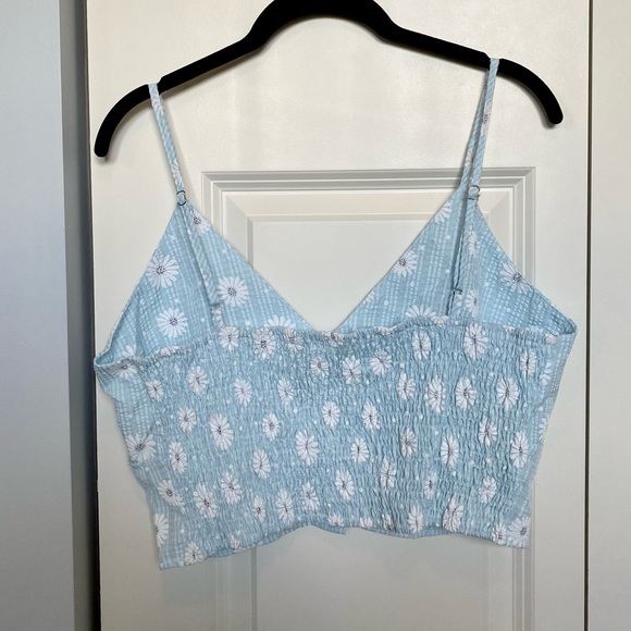 SHEIN Daisy Crop Top - Picture 3 of 4
